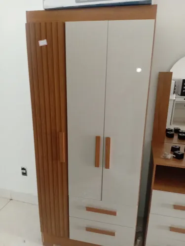 Guarda roupa novo