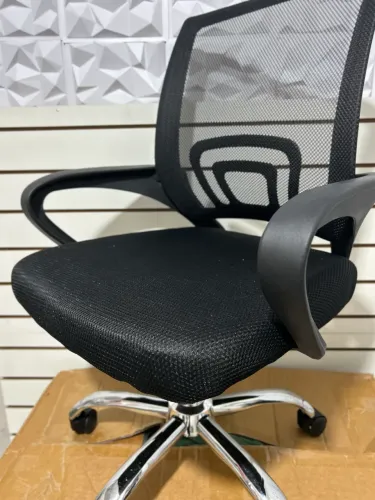 ? Cadeira de escritório por apenas R$ 189! Conforto e praticidade 