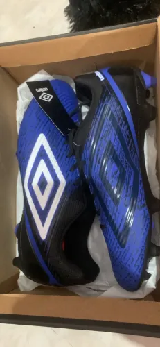 Chuteira Umbro original na caixa