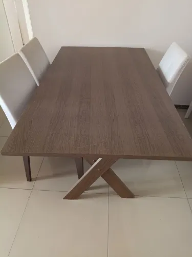 Mesa de Madeira com 6 cadeiras