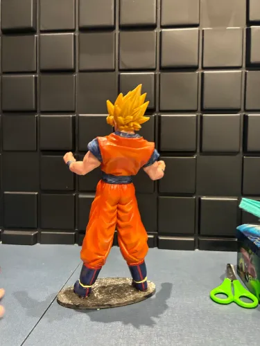 Estátua Goku Super Saiyajin - Dragon Ball Z ?