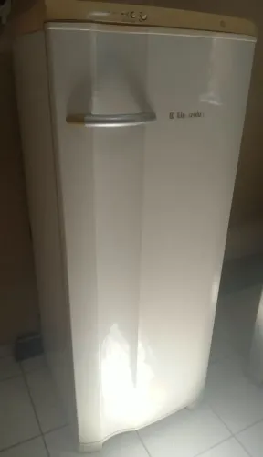 Geladeira usada em bom estado