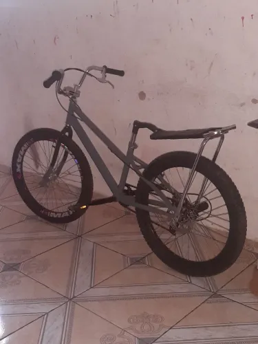 Bike aro 24 com duas caias vmaxx