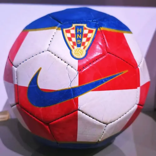 Croácia mini bola Nike original da época coleção 