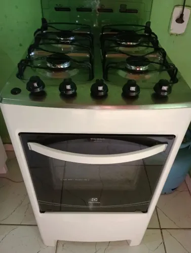 Fogão Eletrolux 4 bocas e forno OK (COM ENTREGA))