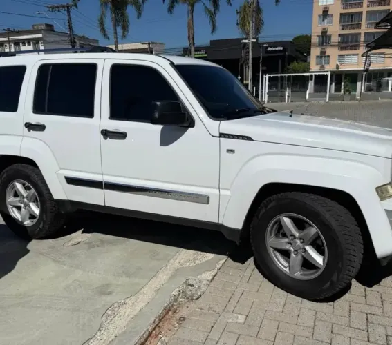 Jeep Cherokee Limited 3.7 4X4 V6 12V Aut. 2012
