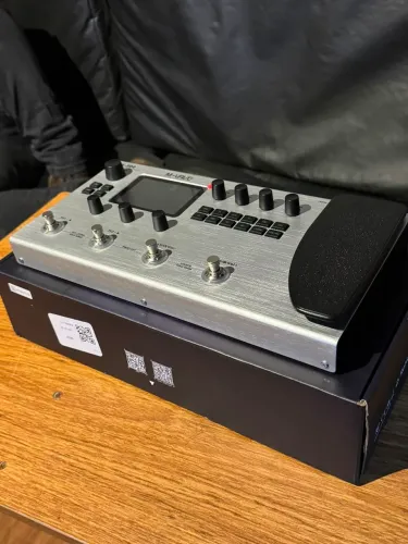 Pedaleira Guitarra e Baixo MK 300