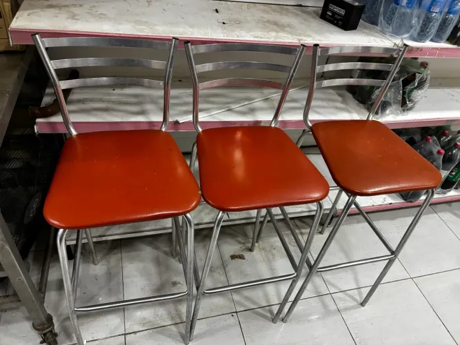 Banquetas alumínio resistentes