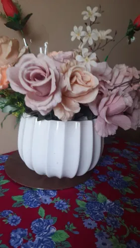 Lindo arranjo com flores