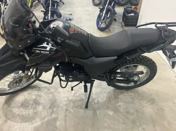 VENDO SHI 24/25 carburada, preta, pronta para rodar