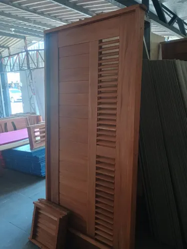 PORTA PIVOTANTE EM MADEIRA 2.10X1.06 - R$1380,00