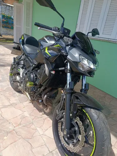 Moto Kawasaki Z650 2024