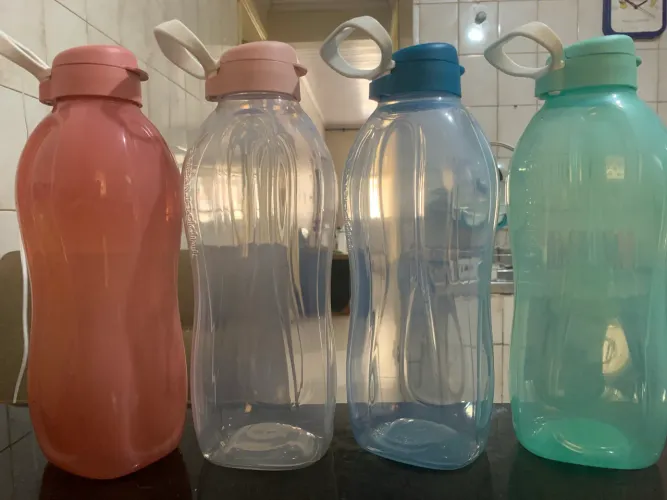 Garrafa da Tupperware de 2 Litros apenas 80,00 à unidade