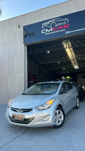 Hyundai Elantra GLS 2.0 16V Flex Aut. 2013