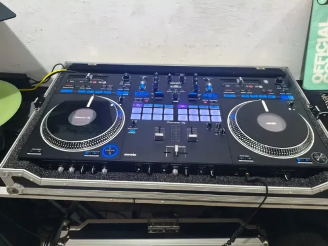 Controladora Pioneer DJ DDJ- Rev7 Preto + Hard case