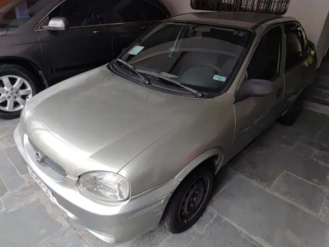Chevrolet Corsa SED Class.spirit 1.0/1.0 Flexpower (álcool) 2006