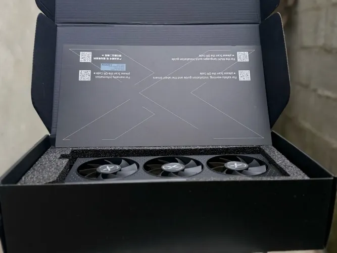 Placa de vídeo RX 7600 Quick 308 XFX