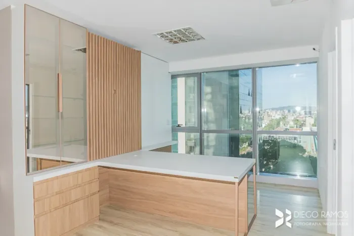 SALA COMERCIAL MOBILIADA PARA ALUGUEL NO TREND ORLA PRAIA DE BELAS
