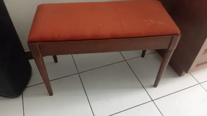 banqueta de madeira
