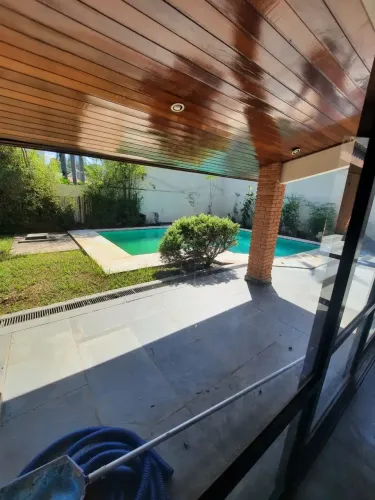 Retrofit oportunidade para venda tem 635 metros  com 4 amplas suítes.
