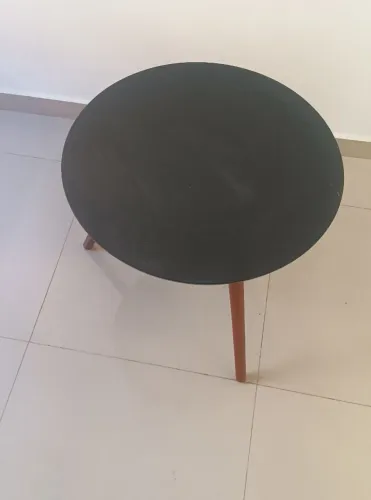 Mesa Lateral Tripé Pé Palito Tampo Preto