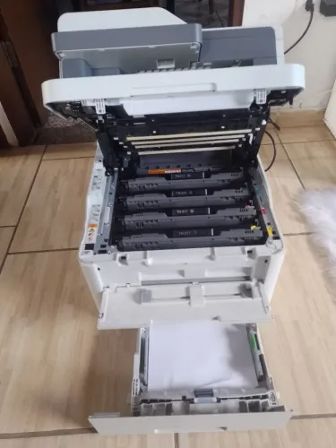  impressora multifuncional colorida Brother DCP-L3551CDW.