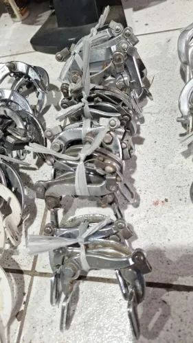 Garras de freio antigas diversas em bom estado a partir de 79,00 o par, somos loja