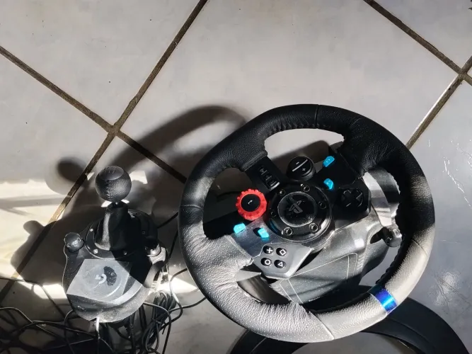 Volante Logitech G29 com Câmbio