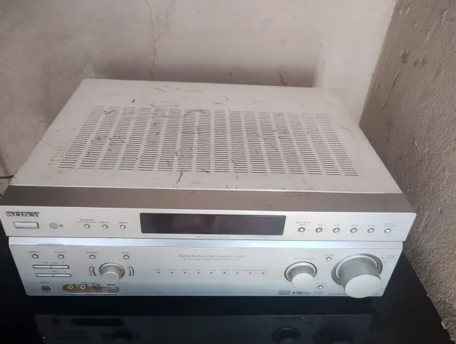 Receiver estéreo Sony modelo str-de897