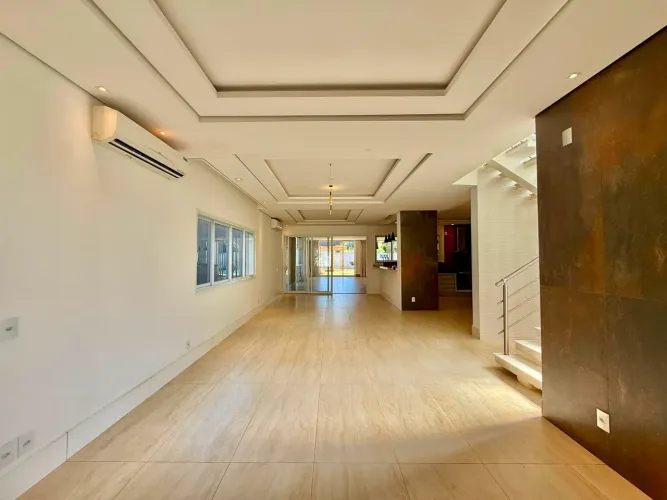 Casa em condomínio à venda e para locação com 3 quartos, 374 m² - Vila Hollândia