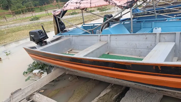 Vendo bote e motor 30 Suzuki