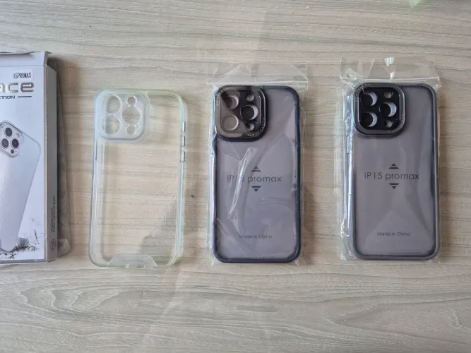 3 capinhas iPhone 15 Pro Max