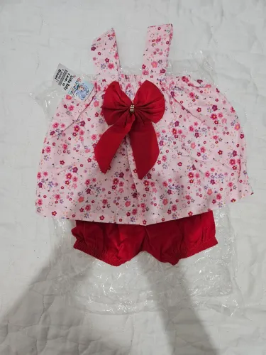 Conjunto de Bebê Bata e Shortinho-06 meses