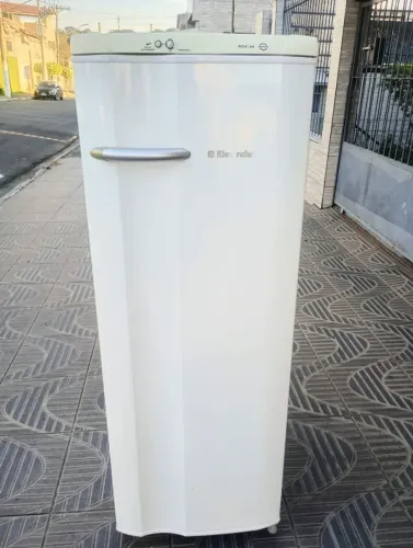Vendo geladeira Electrolux funcionando perfeitamente ( Entrego )