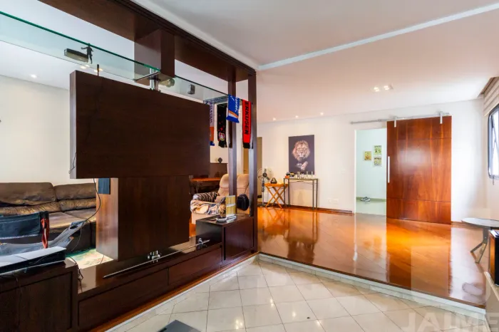Apartamento com 04 suítes e 03 vagas em Perdizes