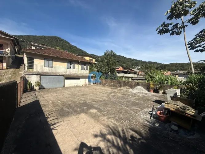 Casa com Excelente Terreno à venda no São Sebastião - Petrópolis/RJ