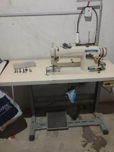 Máquina de custura