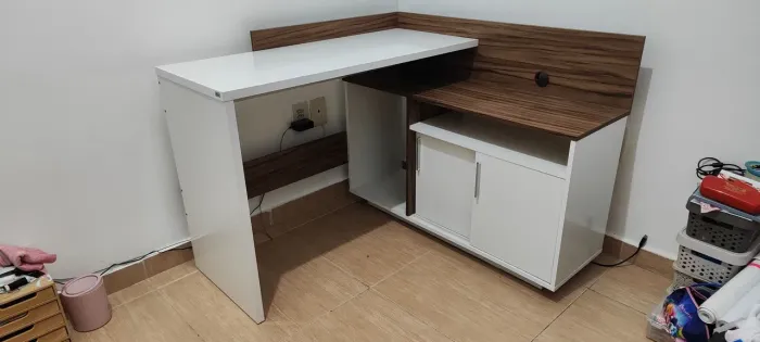 Mesa escritório/Escrivaninha Bem conservada