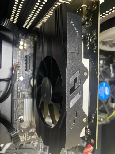 Placa de vídeo semi nova