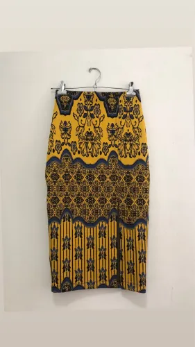 Linda Saia midi tamanho P