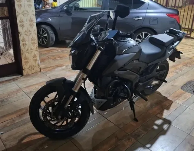 Bajaj Dominar 400 Preta, único dono