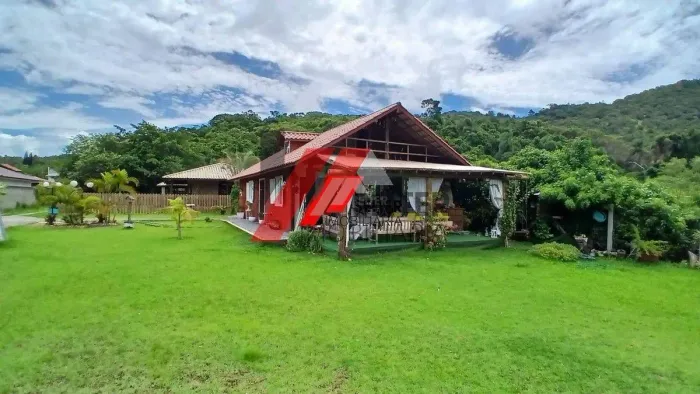 Sítio à venda no bairro Sambaqui em Florianópolis