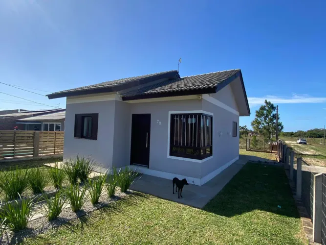 Casa mobiliada a 700 metros do mar em Fernão Capelo - Balneário Gaivota