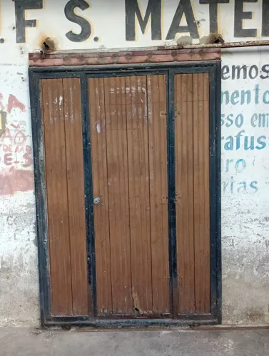 Vende se este portão