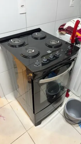 Fogão Electrolux em perfeito estado