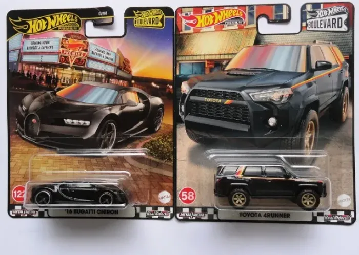 hot wheels boulevard dupla 16 bugatti chiron + toyota 4runner pneus de borracha premium