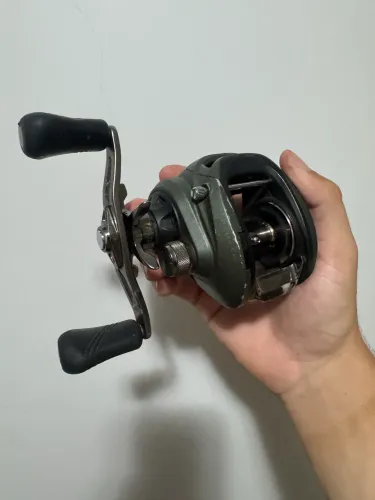 Carretilha Marine Forza BG 400 com Caixa