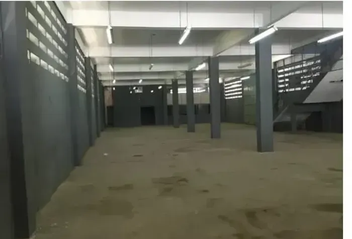 GALPÃO COMERCIAL DE ESQUINA | 1.100m² | IMBIRIBEIRA | EXCELENTE VISIBILIDADE E LOGÍSTICA