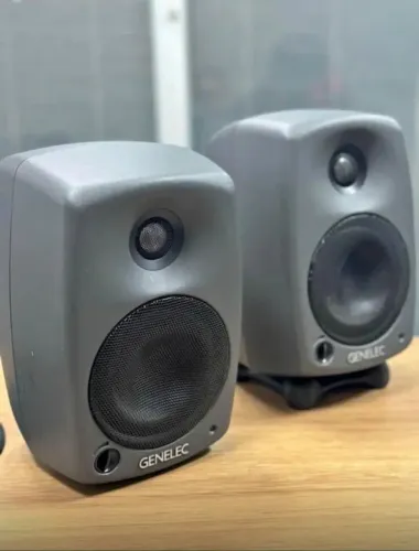 PROMOÇÃO HOJE Par de Monitor de Referente Genelec 8020