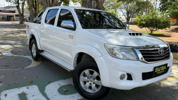 Toyota Hilux CD SRV D4-d 4X4 3.0 TDI Diesel AUT 2012